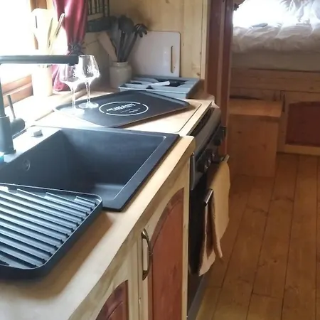 The Trailer, Comfort Lägenhet *